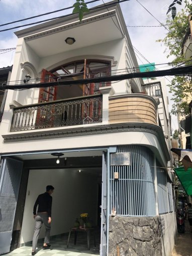 Bán nhà phố đường trần hưng đạo dt:4.05x18 nở hậu 4.5 cho thuê 70tr/tháng giá 30.5 tỷ 