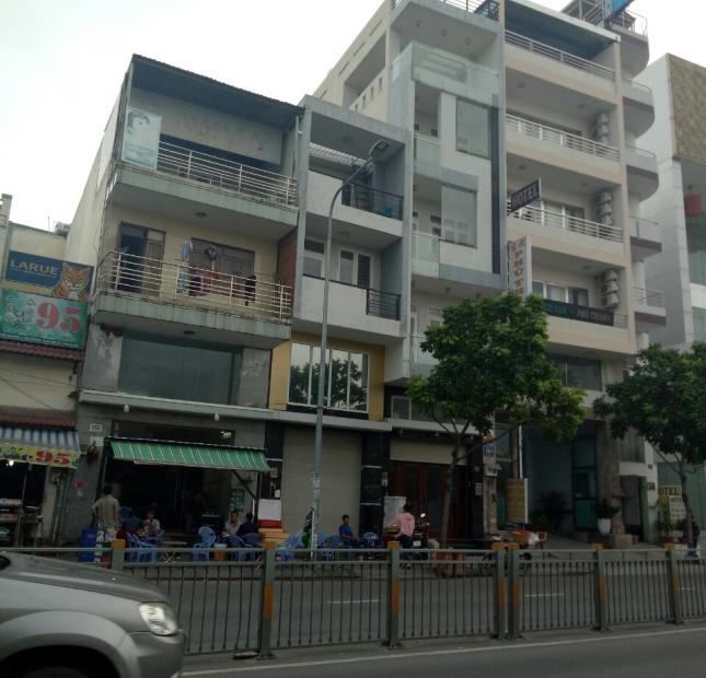 Cho thuê mặt bằng kinh doanh MT Nguyễn Huệ, P. Bến Nghé, Q1. DT 5x20m trệt + 1 lầu