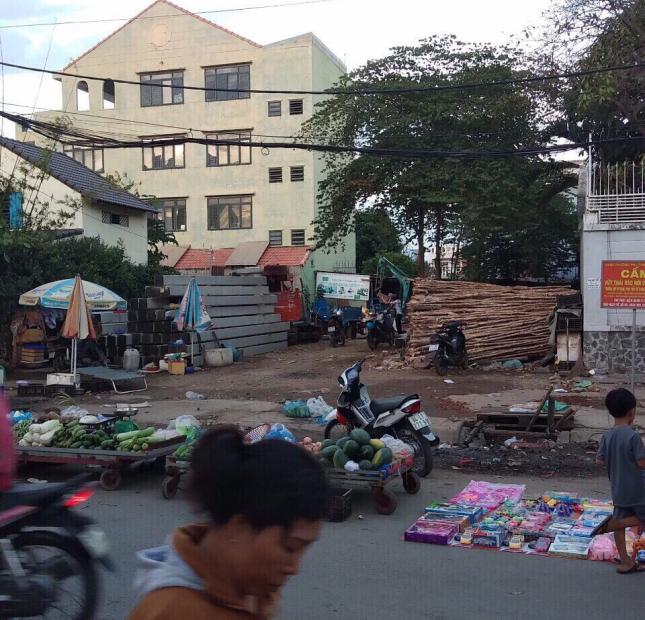 Bán đất mặt tiền ngay chợ Phú Thuận, Q7, DT 12,5x26m, giá 75tr/m2