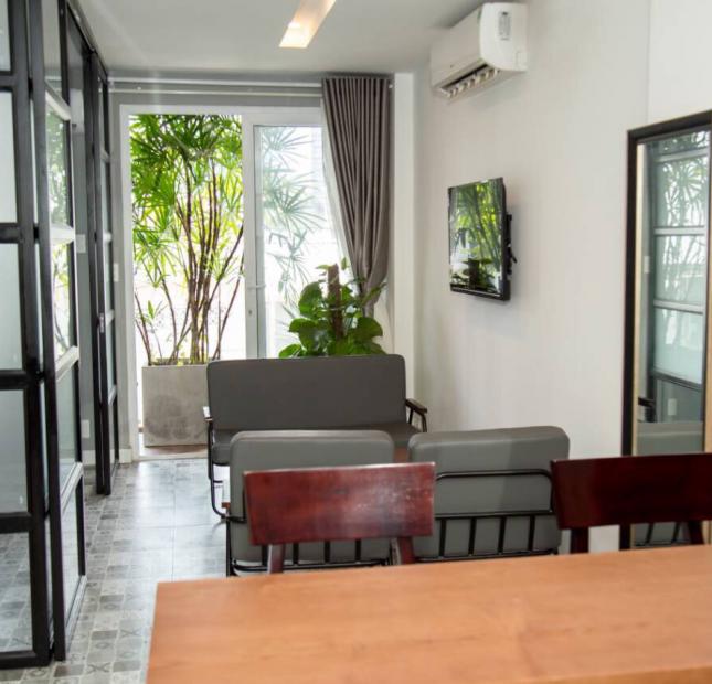 Cho thuê gấp nhà chính chủ đẹp đường Nguyễn Trãi, Quận 1, DT 8x20m, 7 lầu, giá rẻ 160 tr/tháng