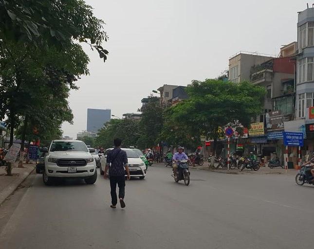 Bán nhà mặt phố Mạc Thị Bưởi, P. Vĩnh Tuy, kinh doanh tốt, đường rộng 10m,, DT 50m2, Giá 11,5 tỷ 