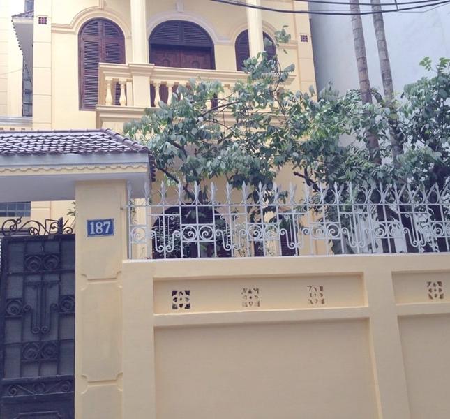 Bán nhà Quận Cầu Giấy, Mặt đường phố Nguyễn Khang, số 187