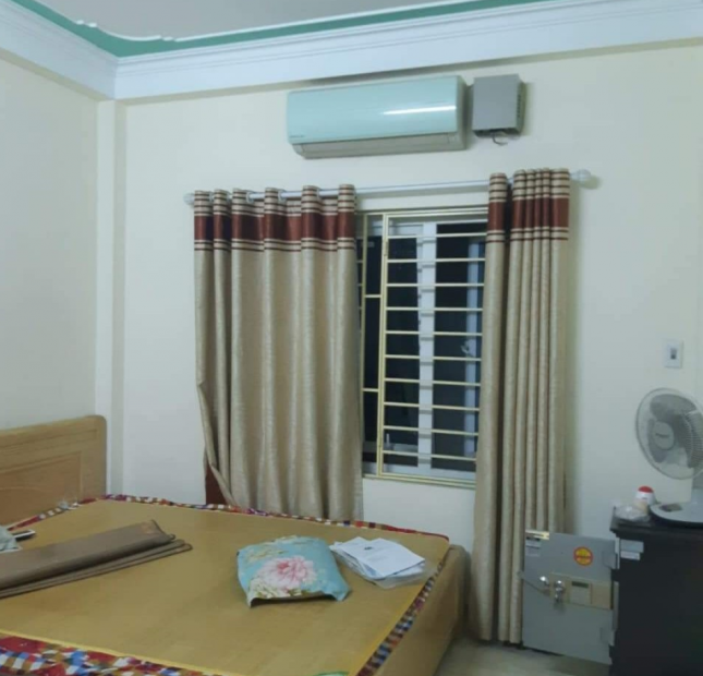 Bán gấp nhà đẹp, ở ngay phố Kim Giang, dt 38m x 4t, giá 2.5 tỷ. LH 0984094326