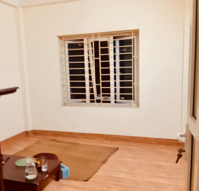 Bán gấp nhà đẹp, ở ngay phố Kim Giang, dt 38m x 4t, giá 2.5 tỷ. LH 0984094326