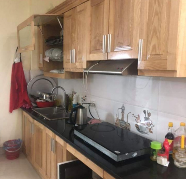 Bán gấp nhà Bằng Liệt, diện tích 30m2 x 5 tầng, giá 1.92 tỷ. LH 0984094326