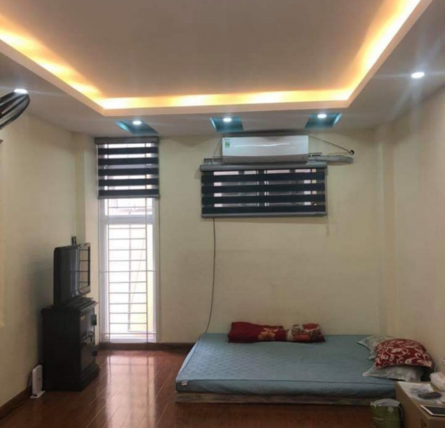 Bán gấp nhà Bằng Liệt, diện tích 30m2 x 5 tầng, giá 1.92 tỷ. LH 0984094326
