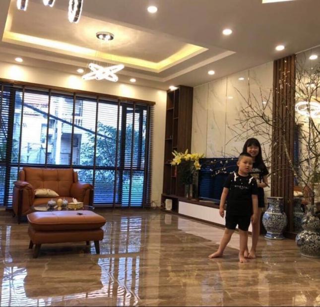  Hai Bà Trưng, Trần Đại Nghĩa , 56m2, 5 tầng, giá 11 tỷ.