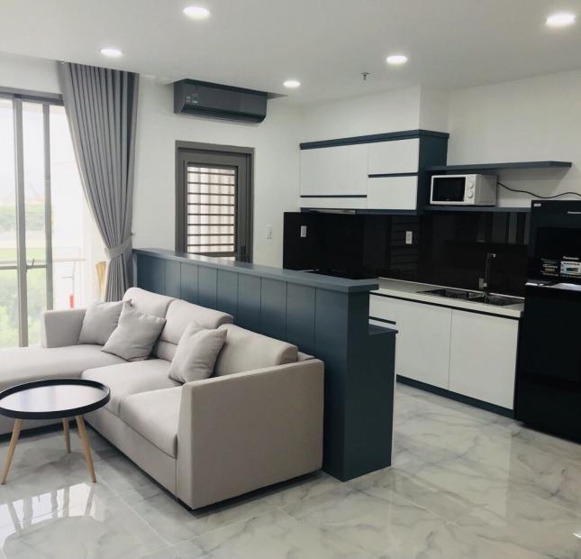 Cho thuê căn hộ 2 phòng ngủ, 99m2 tại Sunrise City - Central. Nhà sạch đẹp, có ban công view đẹp LH  0906 385 299  (EM HÀ )