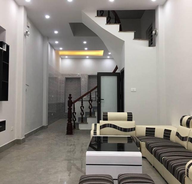 Cần bán gấp nhà phố Minh Khai nhà mới xây kiên cố nội thất đẹp