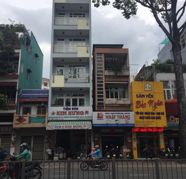 Bán nhà mặt tiền Trần Bình Trọng, gần Trần Hưng Đạo, DT 5m x 20m, trệt 2 lầu giá 29 tỷ