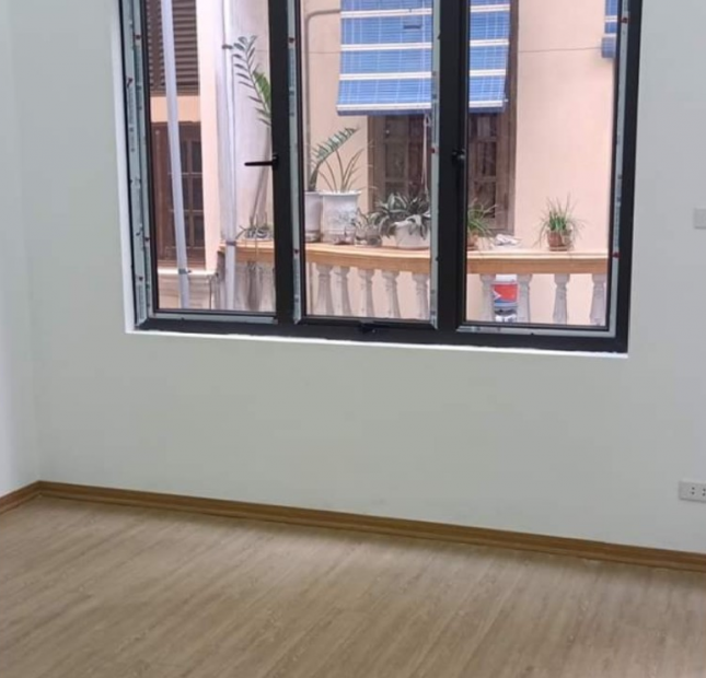 Nhà đẹp Khương Đình diện tích 46m2 x 4 tầng, giá 3 tỷ. LH 0984094326