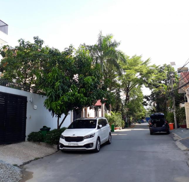 Bán villa khu compound tại Thảo Điền Quận 2 vị trí đẹp 2 mặt tiền, giá cực tốt, thuận tiện làm CHDV