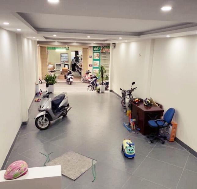 Chính Chủ cần bán gấp nhà phố Định Công, Quận Hoàng Mai-DT 45m2. Giá 3.8Tỷ Nhà mới, oto vào nhà
