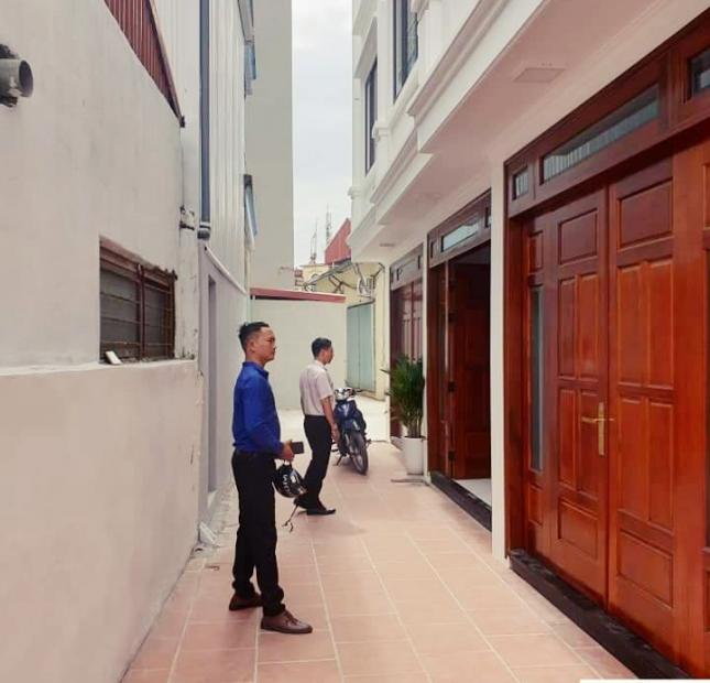 Chính chủ cần bán nhà gần Đầm Hồng Quận Thanh Xuân DT 31m 5 Tầng Giá 3 tỷ