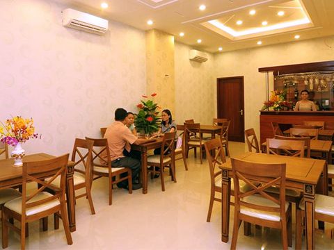 Cho thuê nhà nguyên căn mặt tiền đường Trần Quang Khải, P. Tân Định, Q.1. 4,5x15m, 1 trệt 3 lầu
