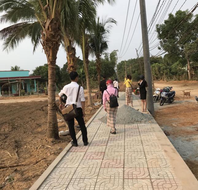 bán đất trung tâm phú quốc giá 500tr/nền nằm cách bãi biển ông lang 1km tiện cho anh chị đầu tư sinh lời ngay:LH0947325926