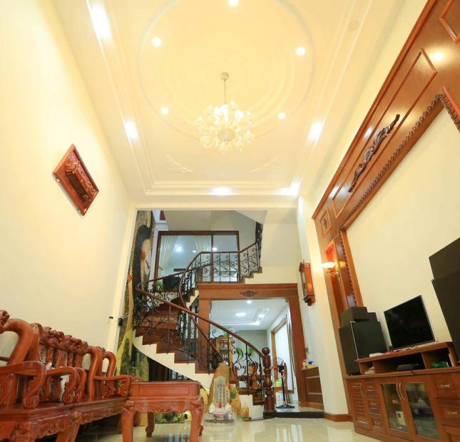 Bán nhà đường Bàu Bàng, P13, Tân Bình. 5x17m, 3 lầu rất đẹp, giá 12 tỷ. Lh 0796456889