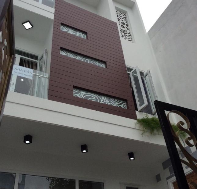  Về quê định cư, bán gấp nhà hẻm 6m Trường Sơn – Tân Bình, DT:5x40m, 3 tầng, Giá chỉ 100tr/m2.