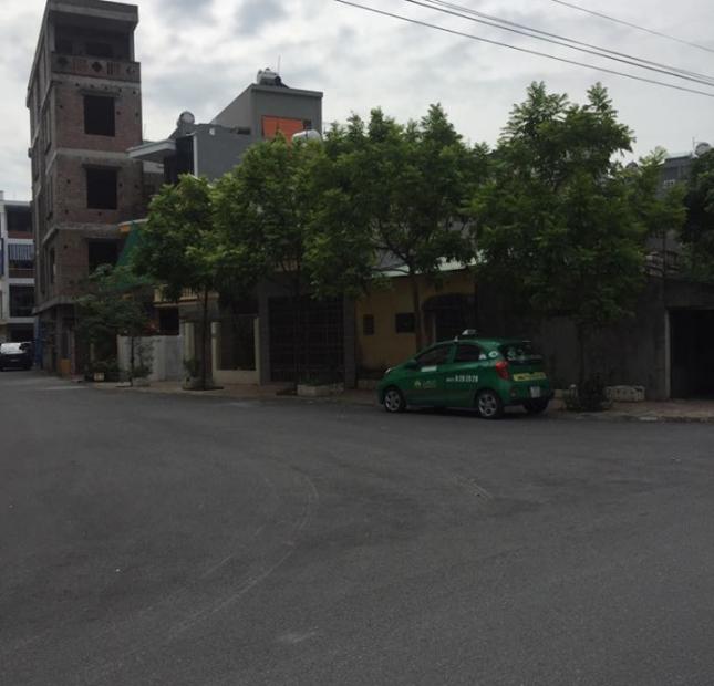Bán đất thổ cư tặng nhà mái bằng cấp 4 đường ô tô trong khu ĐT Petro Thăng Long.