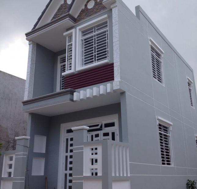 Cần tiền bán gấp nhà hẻm 8m Trường Sơn – Tân Bình, DT:8.3x24m, 2 tầng, Giá chỉ 110tr/m2.