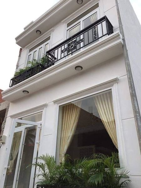 Cần tiền bán gấp nhà hẻm 8m Trường Sơn – Tân Bình, DT:8.3x24m, 2 tầng, Giá chỉ 110tr/m2.