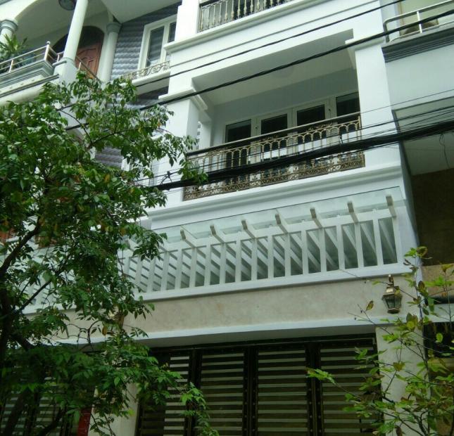 Bán gấp nhà HXH Nguyễn Trãi Q5 DT: 4.2x16.5, 2 lầu, nhà mới đẹp dọn vào ở ngay.