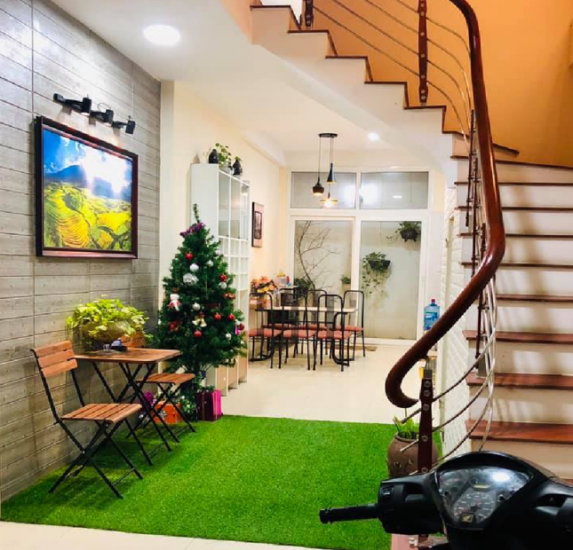 Bán gấp nhà đẹp Nguyễn Cảnh Dị, diện tích 39m2, 4 tầng, giá 2.4 tỷ. LH 0984094326