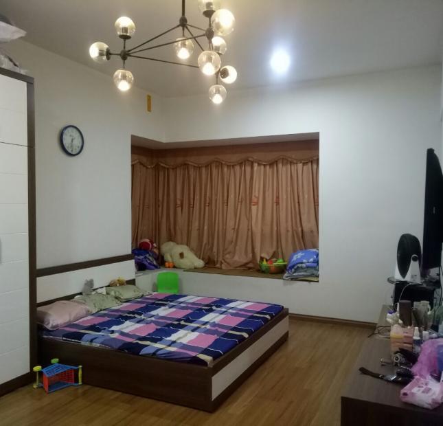 Chính chủ cần tiền bán căn chung cư 128m2 - 3PN -2 WC khu ĐT Hanoi Garden City, Thạch Bàn Long Biên.