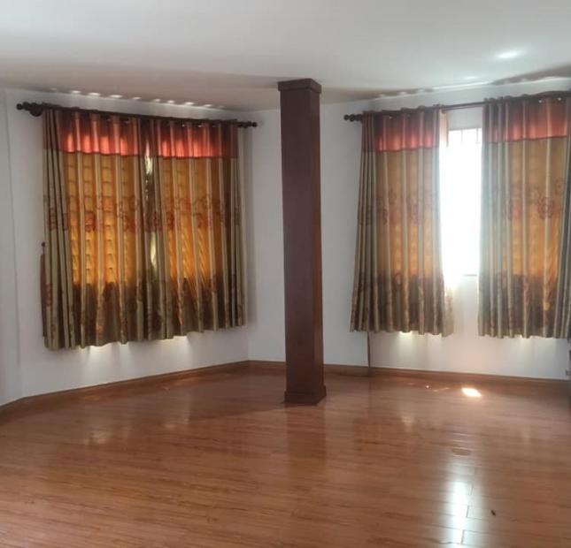 Bán nhà CMT8 Quận 10_DT 40m2_giá 4,5 tỷ (Còn TL)