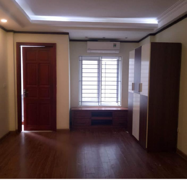 Bán nhà Định Công Hạ, diện tích 40m2, mặt tiền 5m, giá chỉ 2.2 tỷ. LH 0984094326