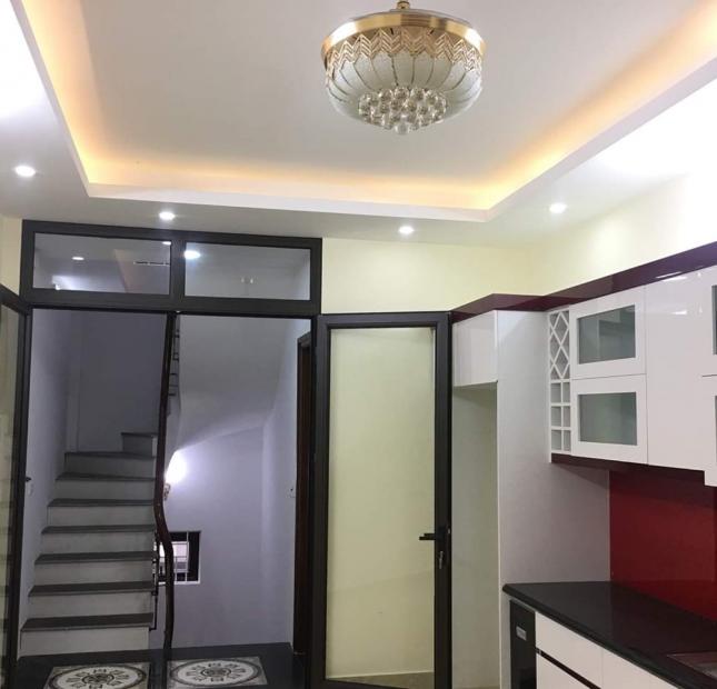 Chính chủ bán nhà 35m,mặt ngõ, kinh doanh phố Bà Triệu, giá 2,8 tỷ lh 0904959168