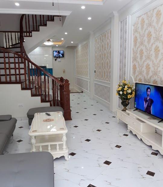 Bán nhà đẹp đầy đủ nội thất phố Trần Duy Hưng - diện tích 31M2, mặt tiền 4M - thiết kế hiện đại sang trọng.