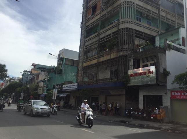Bán gấp mặt tiền đường Nguyễn Kiệm, DT: 10 x 30m, XD: 1 lầu. Khu kinh doanh buôn bán sầm uất.
