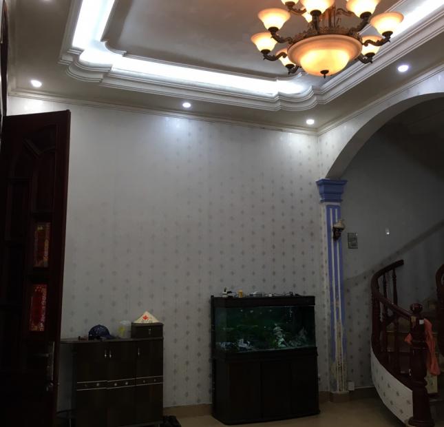Cho thuê nhà riêng trong ngõ 73 Đinh Tiên Hoàng, Hải Phòng (ngay gần nhà hát lớn)