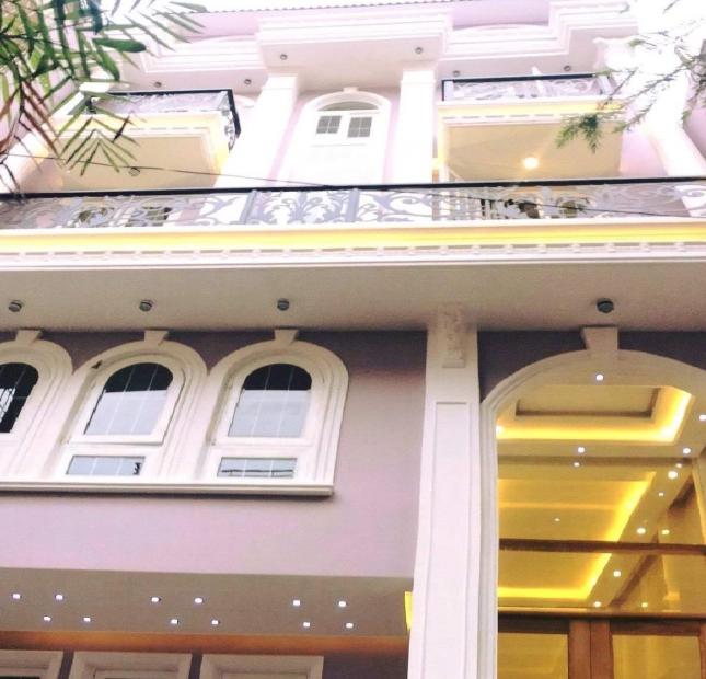 Cho thuê khách sạn góc 2 mặt tiền đường Lý Tự Trọng, phường Bến Nghé, Quận 1. Giá 580 triệu