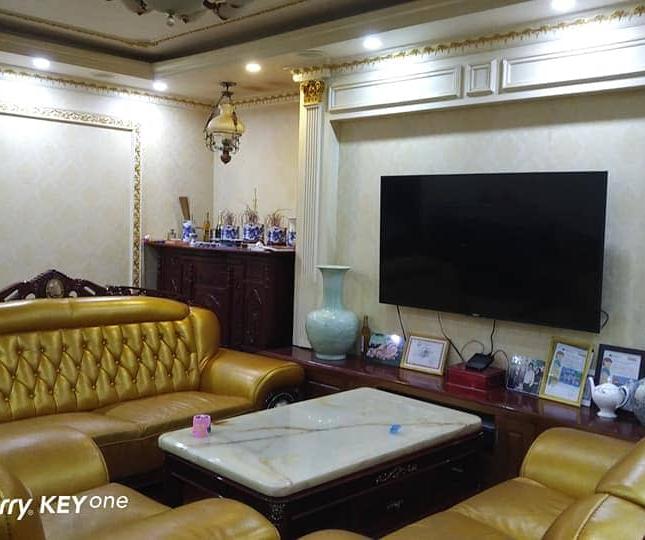 Chính chủ cần bán gấp căn hộ DT 93,m2, 3PN, đẹp nhất Trần Duy Hưng.