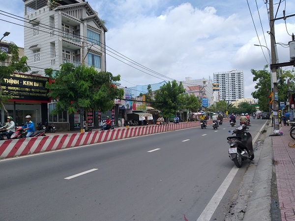 Bán nhà cấp 4 mặt tiền đường Huỳnh Tấn Phát P.Tân Phú Q.7