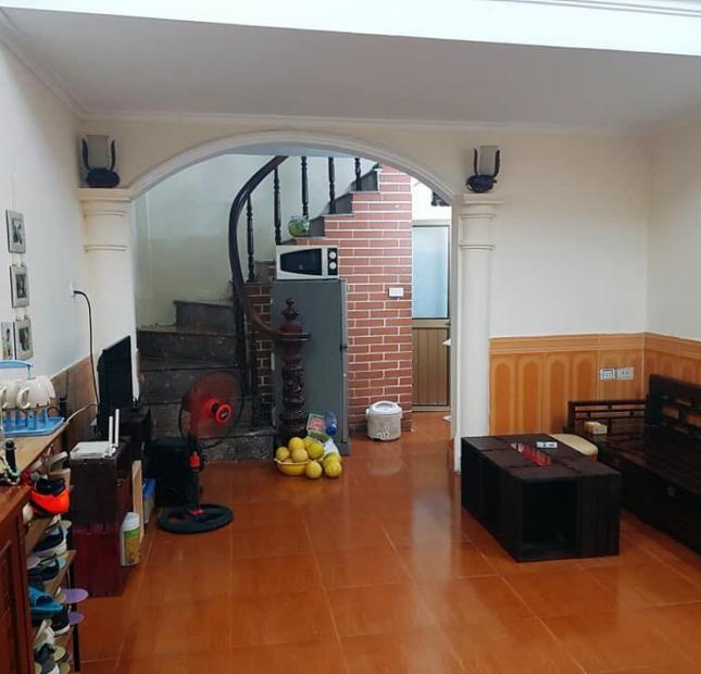 BÁN GẤP NHÀ TRƯƠNG ĐỊNH 32M, 3 TẦNG GIÁ CHỈ 1 TỶ 8