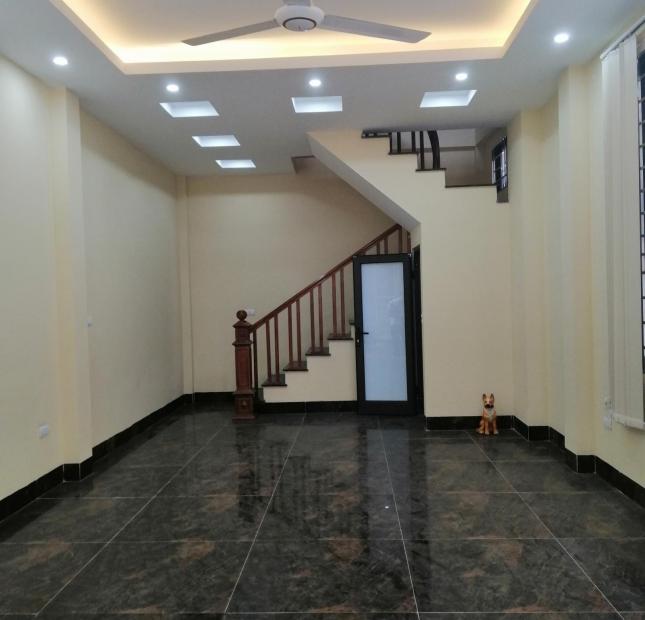 Chính chủ bán căn nhà 4 tầng * 40m2  tại phố Hà Trì, Kiến Hưng, Hà Đông, Hà Nội. Giá tôi bán 2.5 tỷ có thương lượng.