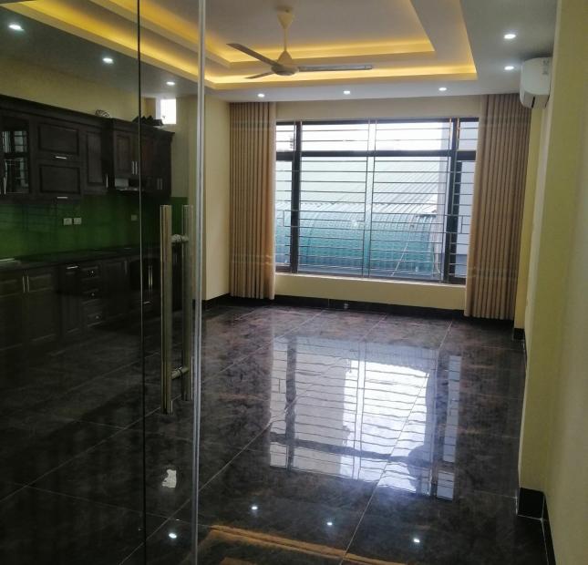 Chính chủ bán căn nhà 4 tầng * 40m2  tại phố Hà Trì, Kiến Hưng, Hà Đông, Hà Nội. Giá tôi bán 2.5 tỷ có thương lượng.