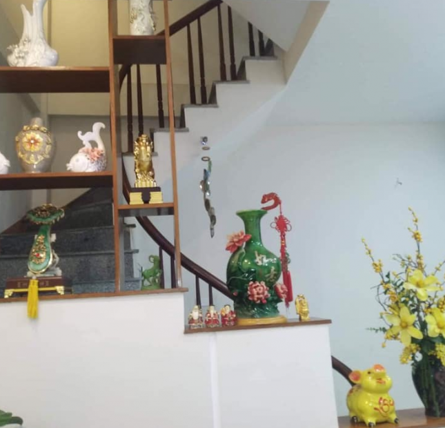 Bán gấp nhà Bằng Liệt, Hoàng Liệt, 38m2, 4 tầng, giá 2.3 tỷ. LH 0984094326
