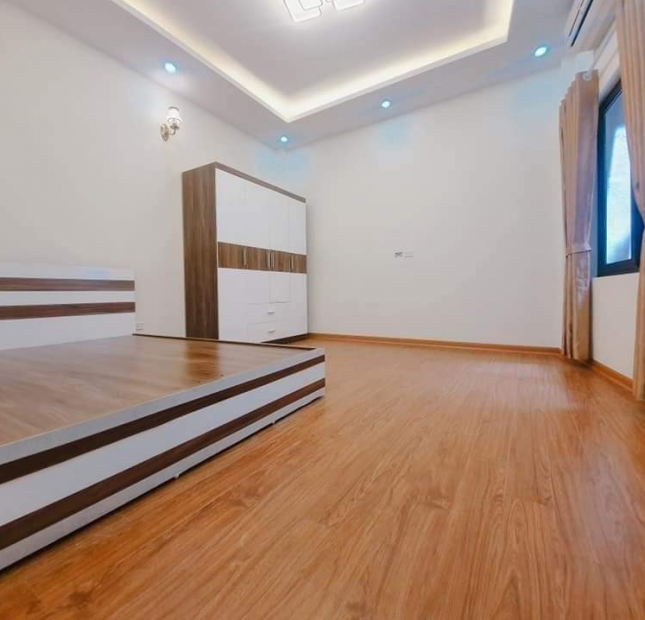 Bán gấp nhà đẹp Kim Giang, Thanh Xuân, 35m2, 4 tầng, giá 2.28 tỷ. LH 0984094326