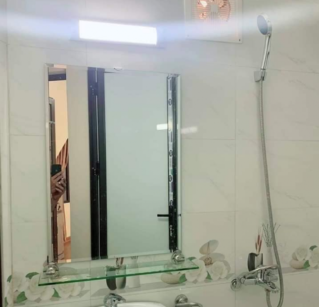 Bán gấp nhà đẹp Kim Giang, Thanh Xuân, 35m2, 4 tầng, giá 2.28 tỷ. LH 0984094326