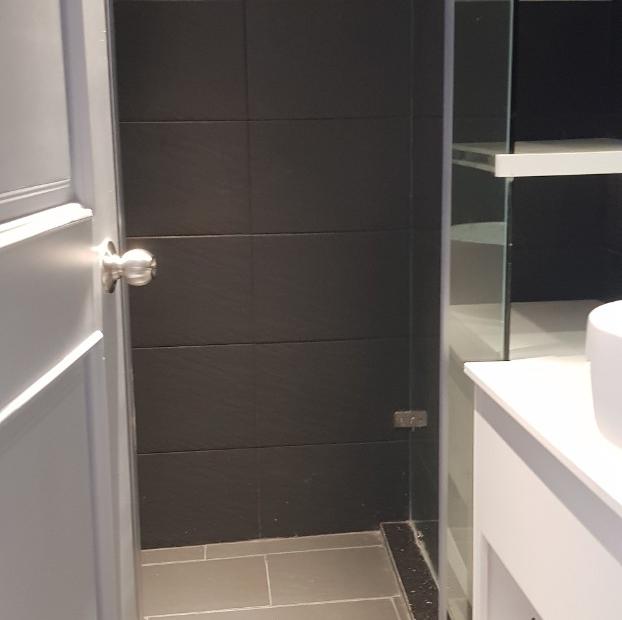 Vỡ nợ bán nhà MTKD đá quý Bạch Vân ngay chợ Hòa Bình Giá chỉ:19.7 tỷ Tl