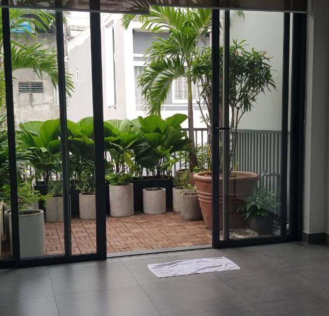 Định cư nước ngoài bán MTKD đá quý Bạch Vân ngay chợ Hòa Bình Giá chỉ:18.5 tỷ Tl