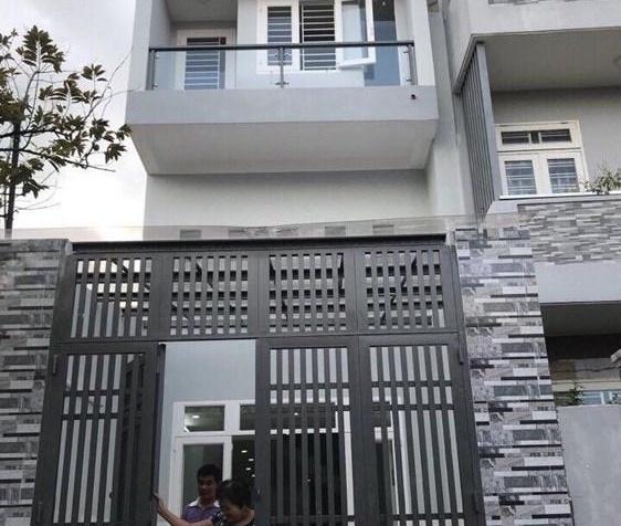 Kẹt tiền bán gấp căn nhà 1 trệt 1 lầu ngay Nguyễn Văn Bứa giá 1 tỷ 8, mua công chứng ngay