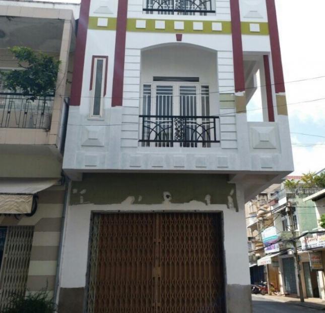 Bán gấp nhà  MT Võ Văn Kiệt DT:4.1x17, nga chợ Hòa Bình, giá chỉ: 13.9 tỷ