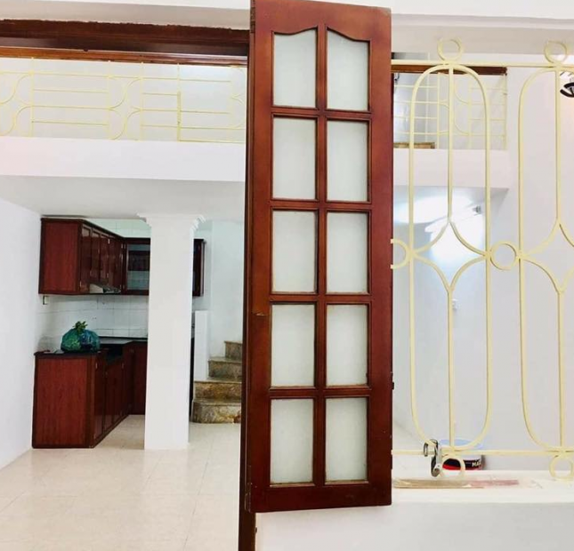 Bán gấp nhà đẹp, ở ngay, phố Xã Đàn, diện tích 36m2 x 4 tầng, giá 2.25 tỷ. LH: 0984094326