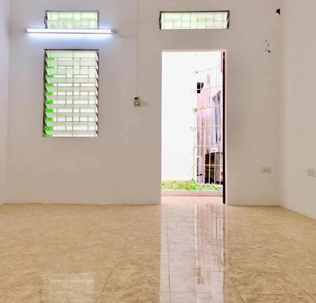 Bán gấp nhà đẹp, ở ngay, phố Xã Đàn, diện tích 36m2 x 4 tầng, giá 2.25 tỷ. LH: 0984094326
