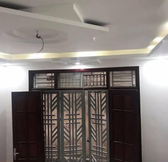 Chính chủ bán nhà Giáp Bát, 42m2, 4 tầng, mt 4.8m, giá 2.85 tỷ. LH: 0984094326